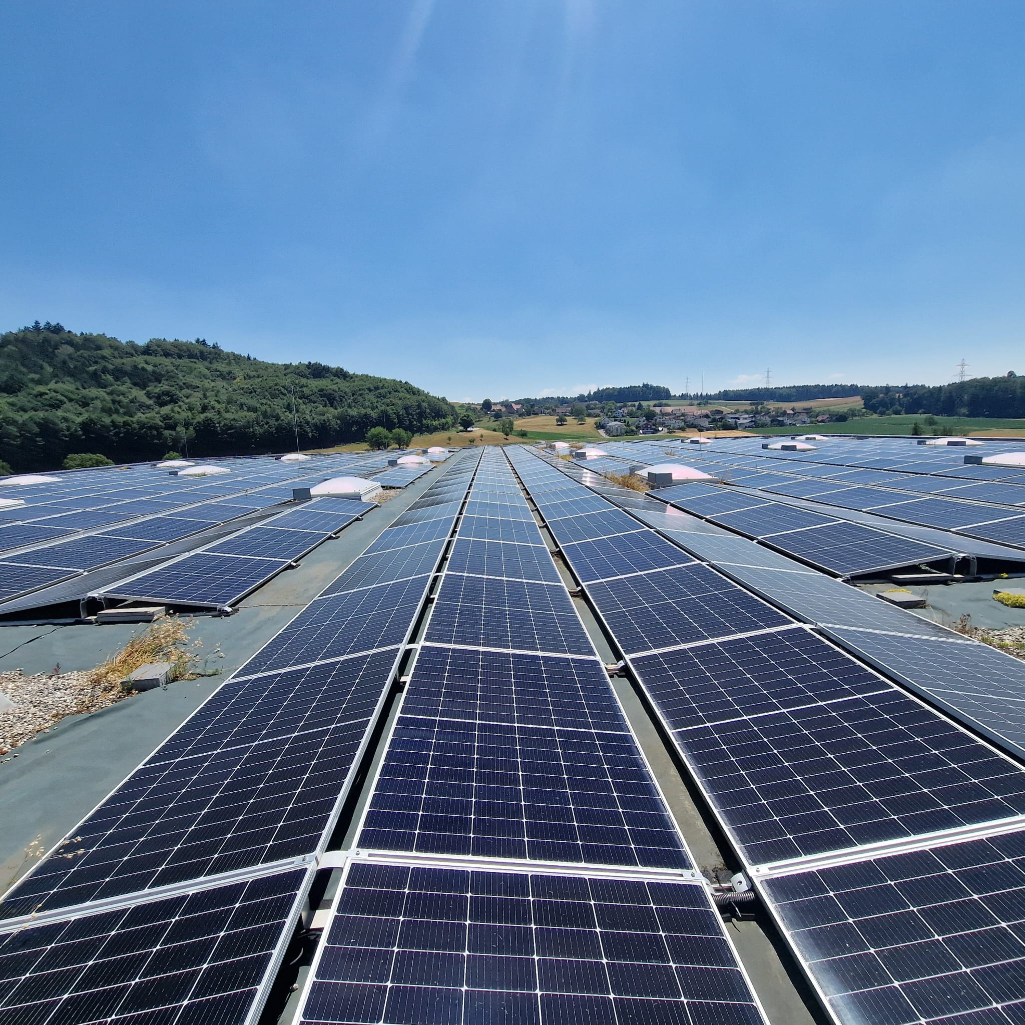 Solaranlage auf Industriedach – Solar Clean